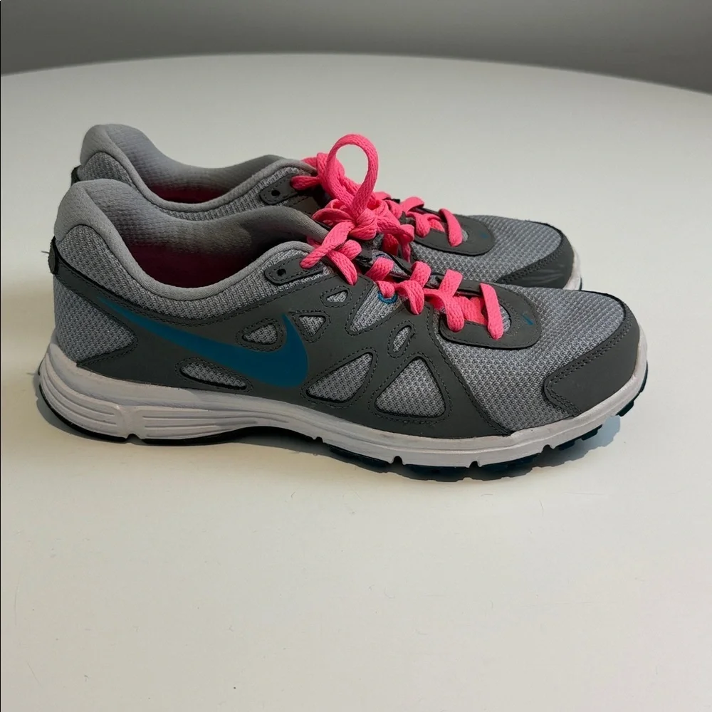 NIKE Women's Revolution 2 Size 10 - Picture 2 of 6